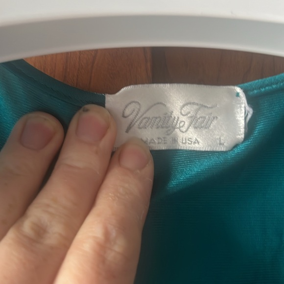 Size L vanity fair night gown/duster - Picture 3 of 6